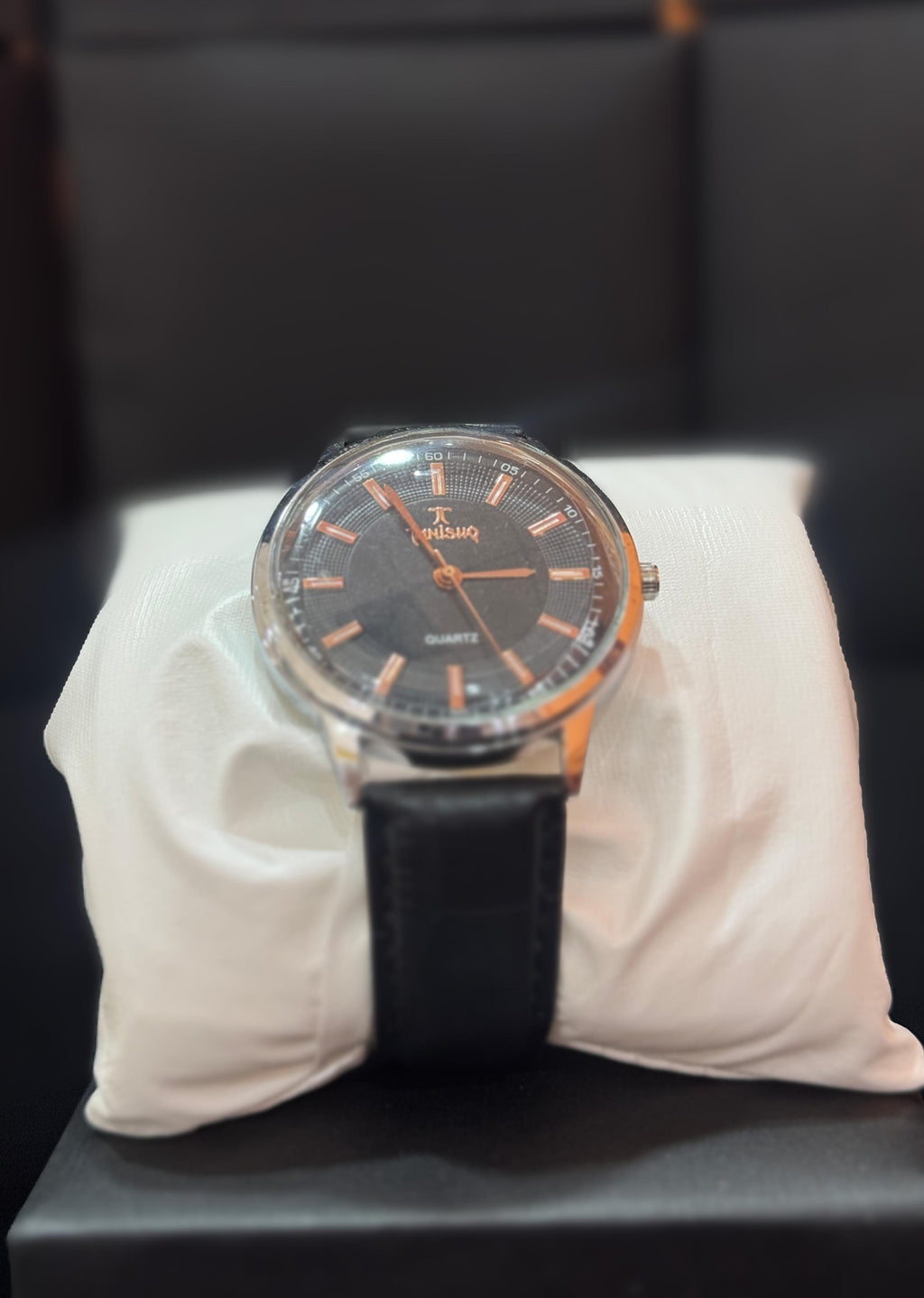 Tanishq-Elegant Quartz Watch with Black Leather Strap