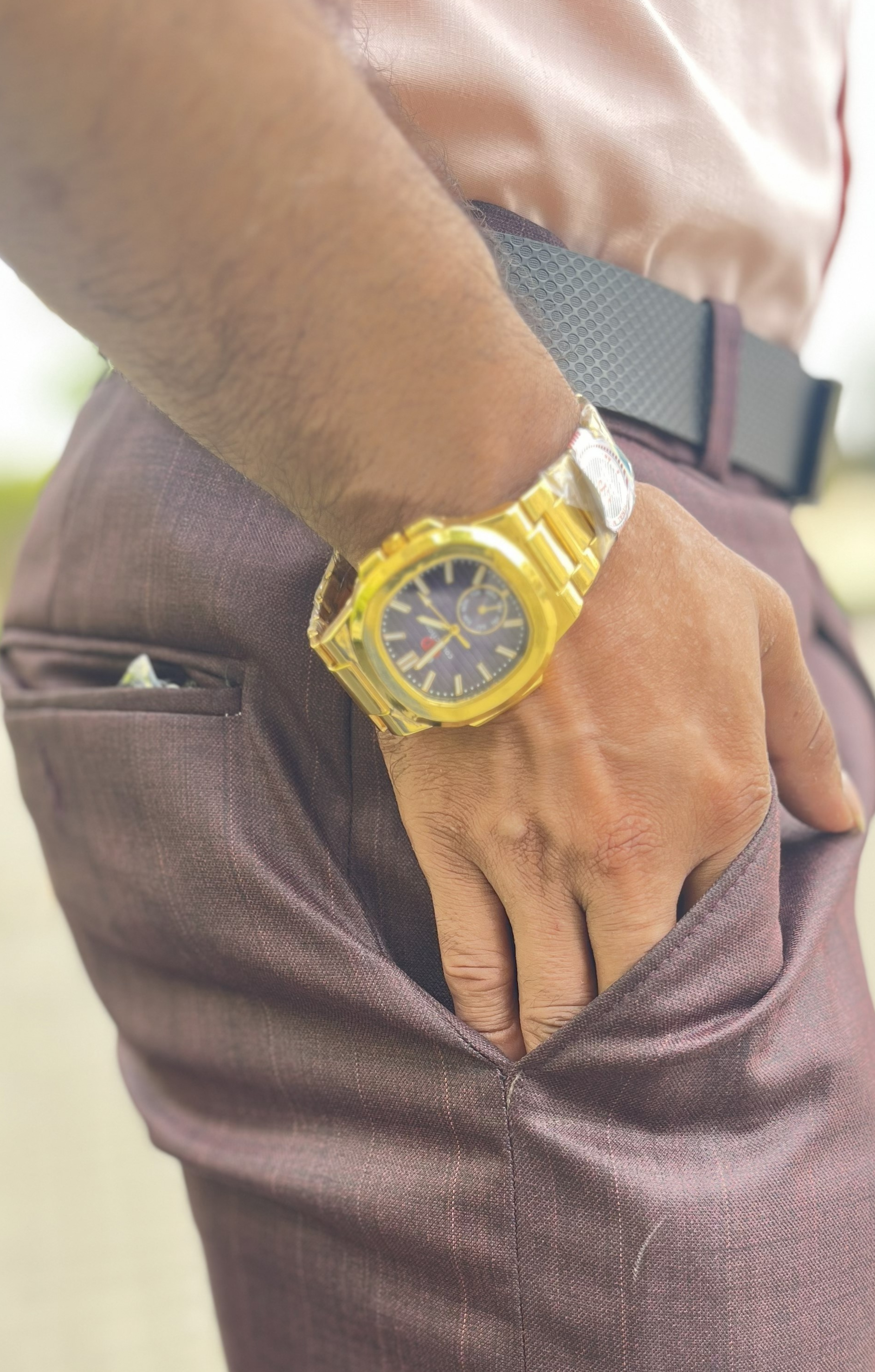 CD-Collection Luxury Gold-Plated Watch with Chronograph Function
