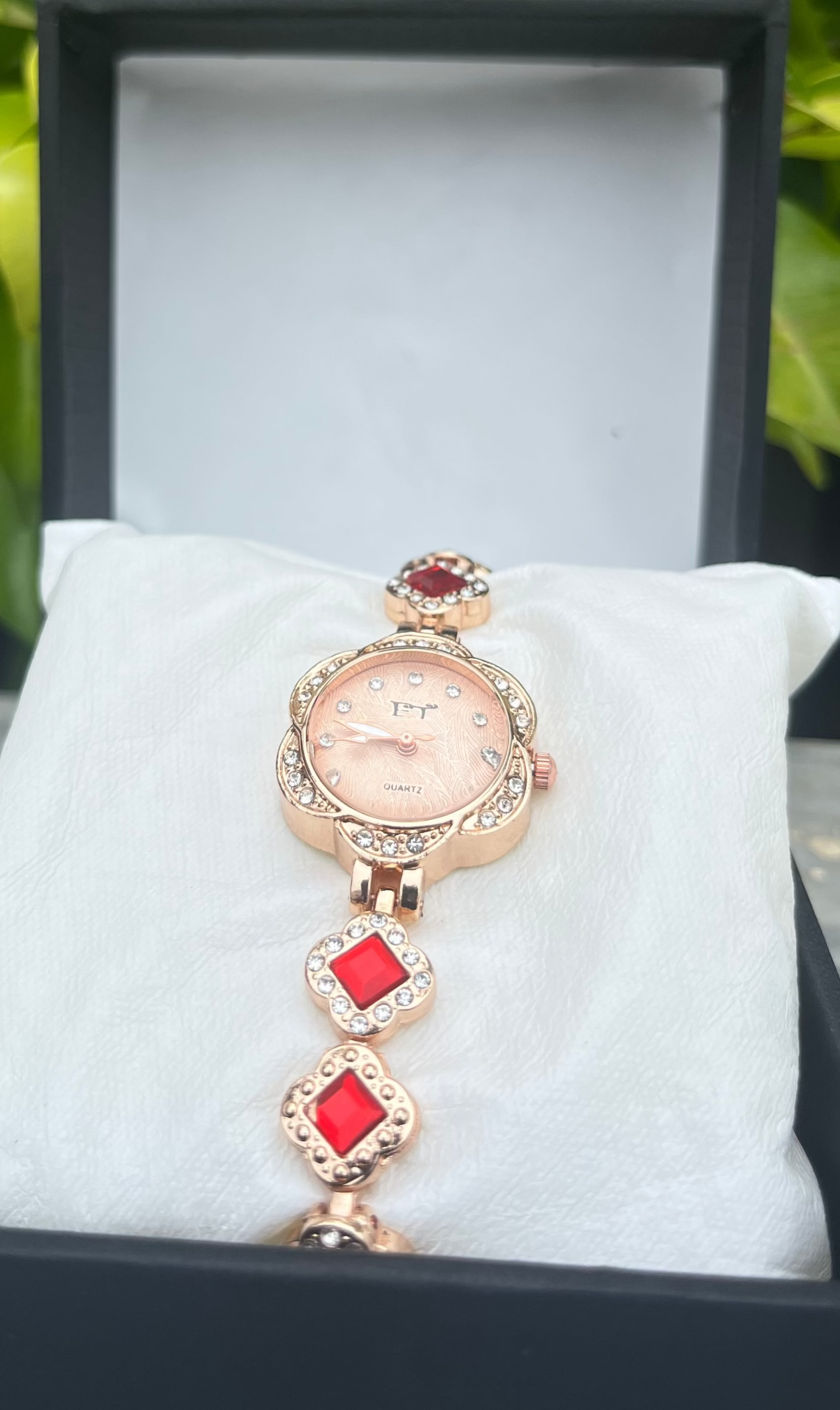 FT-Elegant Rose Gold Watch with Red Accents