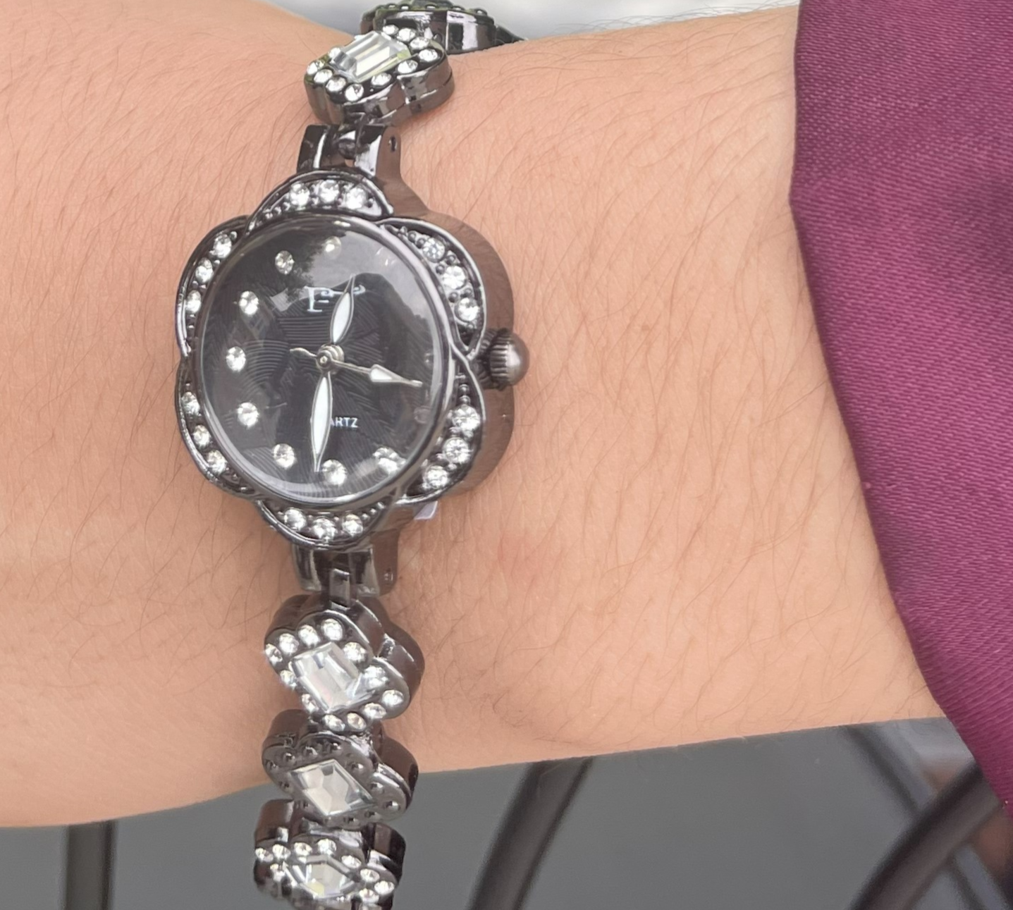 FT-Elegant Black Bracelet Watch with Crystal Accents