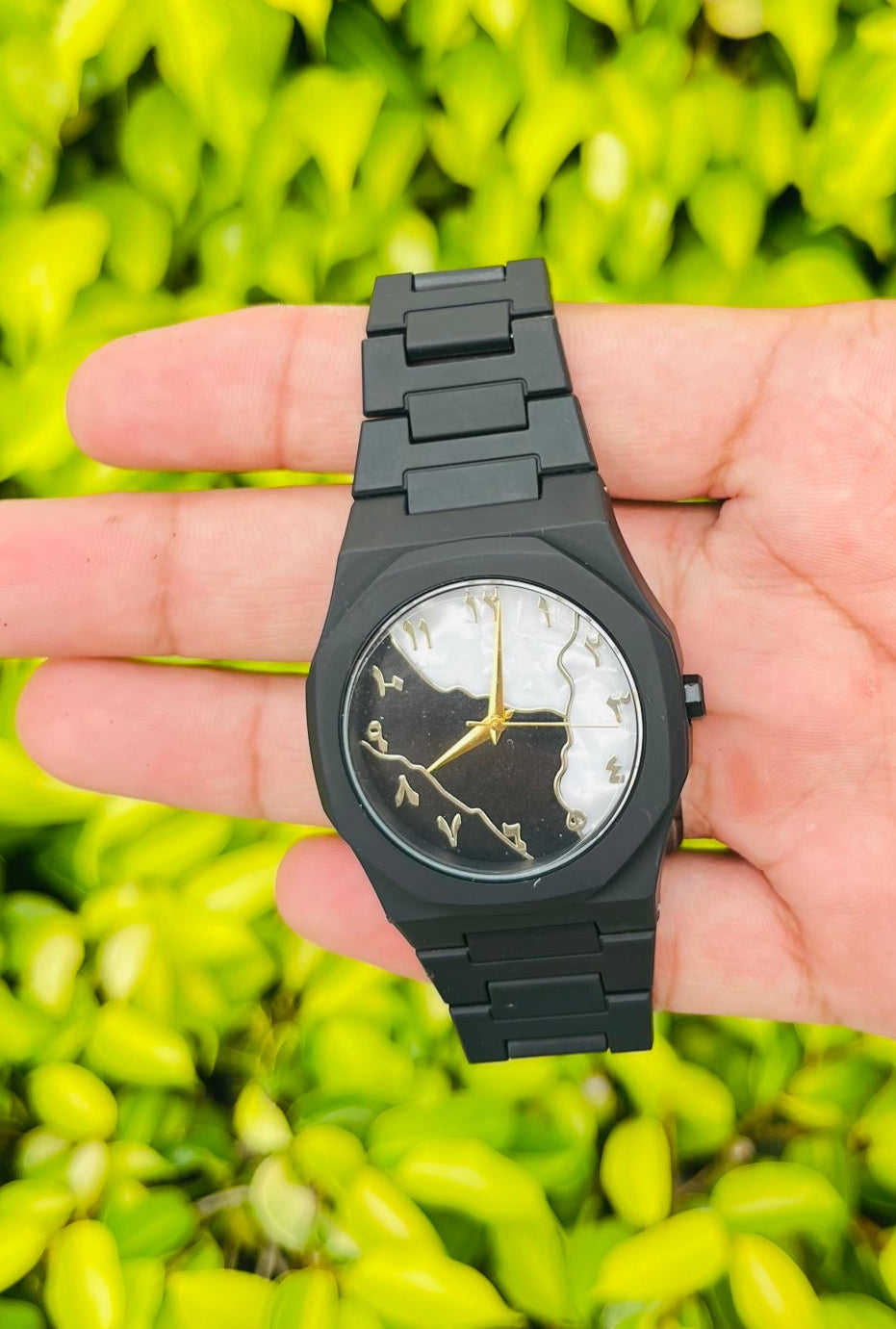 Elegent Black Aura Watch