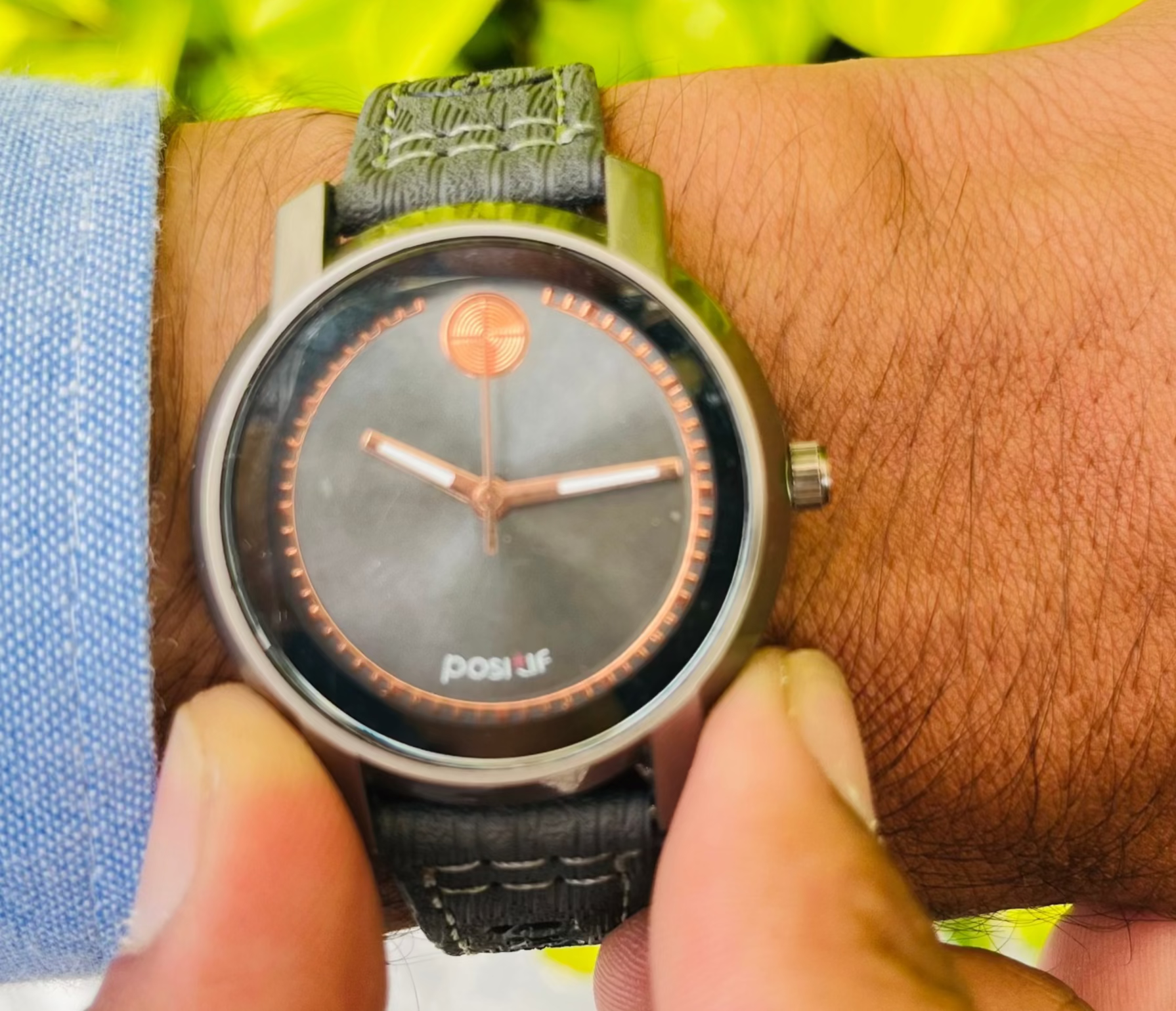 Positif- Elegant Timepiece