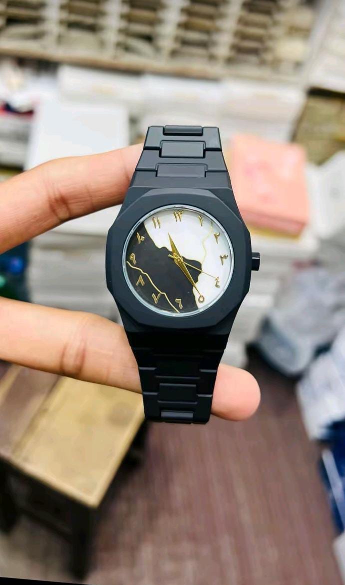 Elegent Black Aura Watch