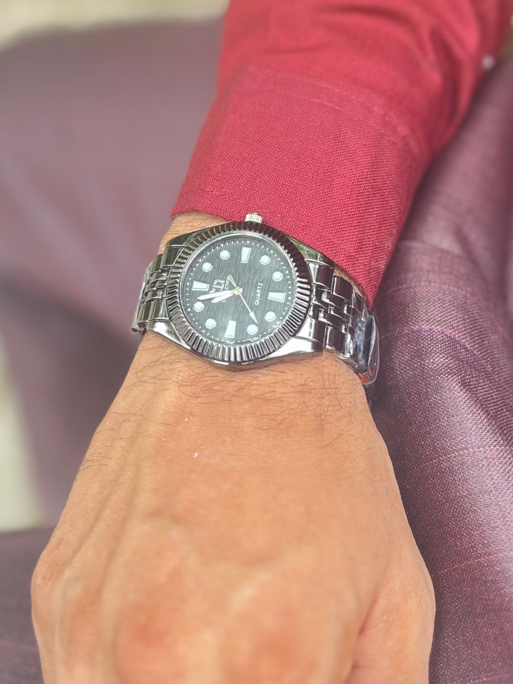 CD-Collection  Elegant Black Quartz Watch