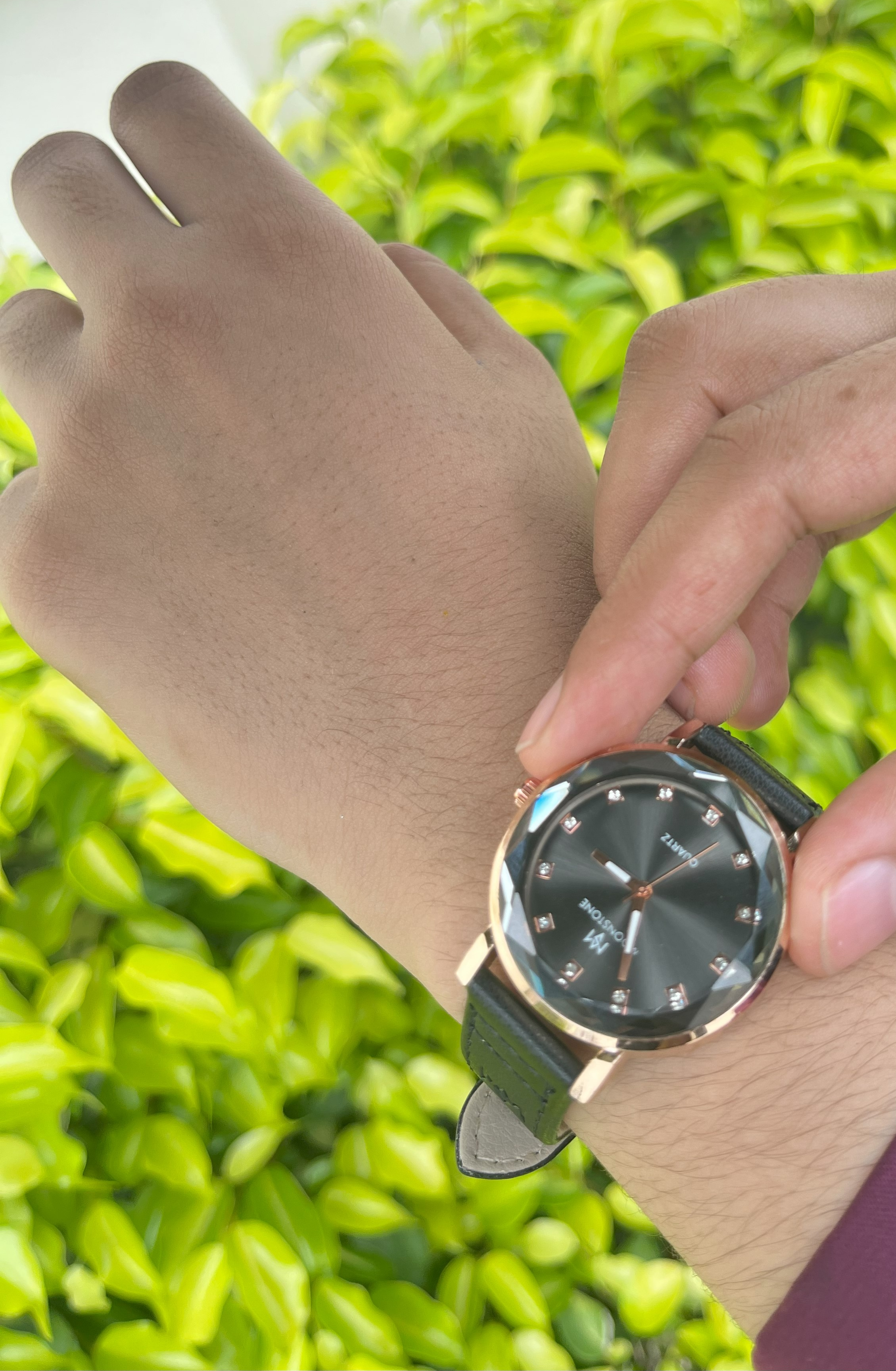 MoonStone-Elegant Black Leather Watch