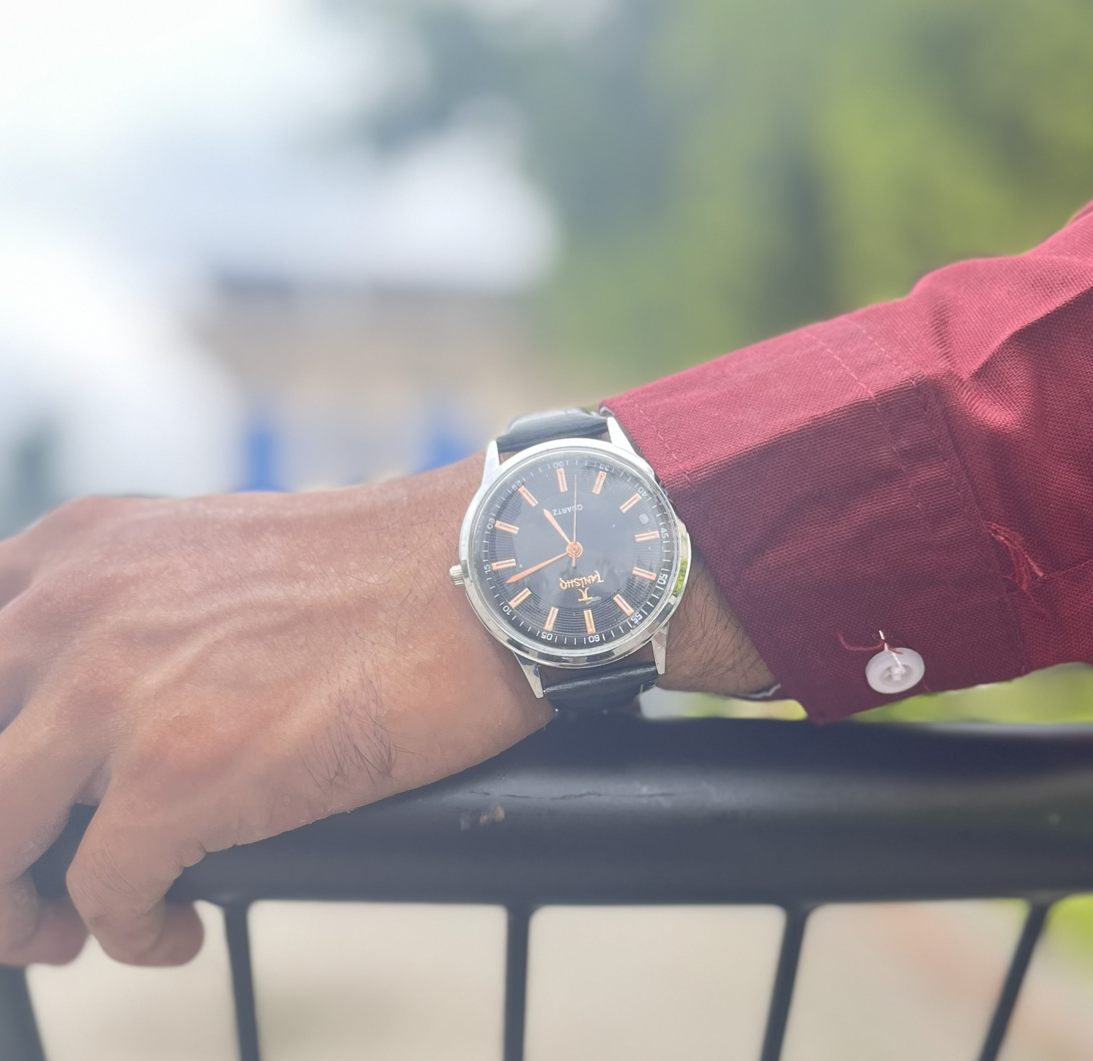 Tanishq-Elegant Quartz Watch with Black Leather Strap